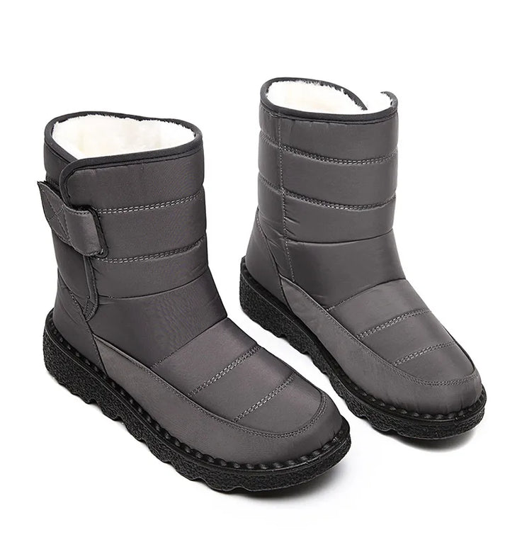 Bota Cano Curto Matelassê Pelos