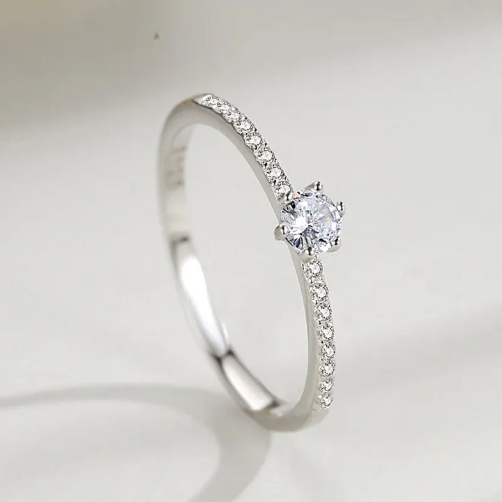Anel Eternity Prata com Zircônias