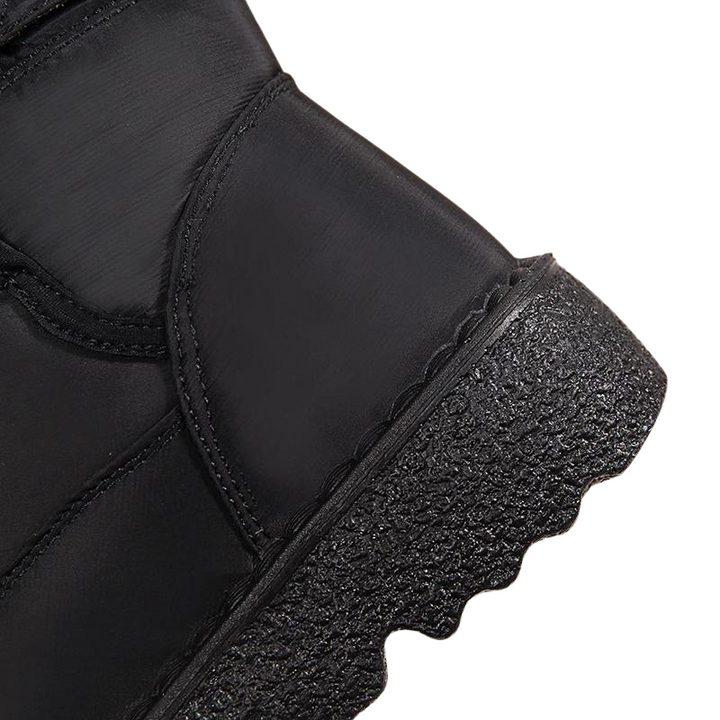 Bota Cano Curto Matelassê Pelos