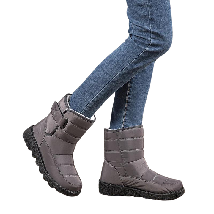 Bota Cano Curto Matelassê Pelos
