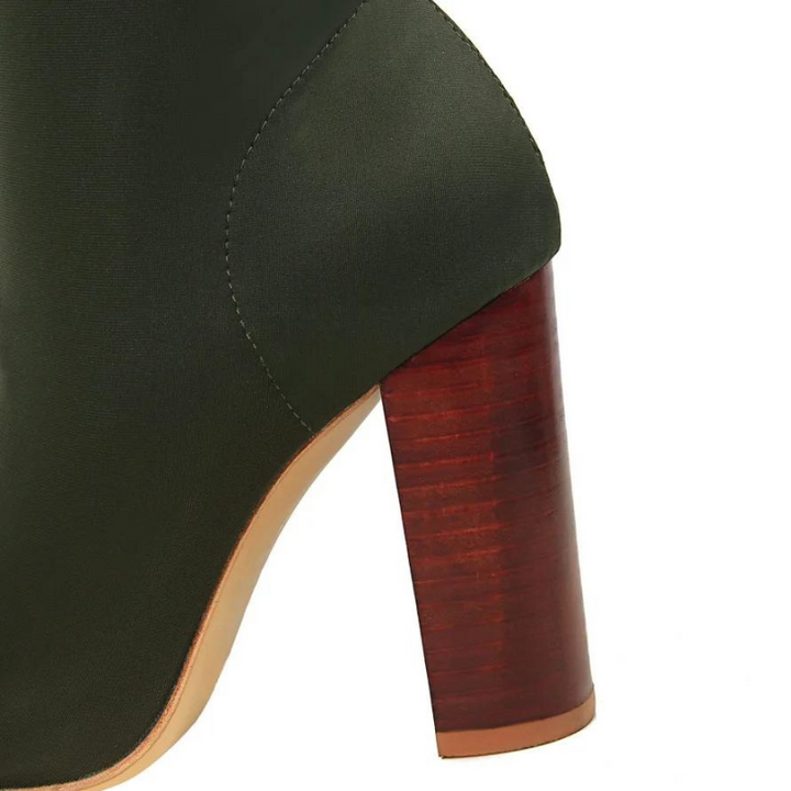 Bota Cano Curto Bico Fino