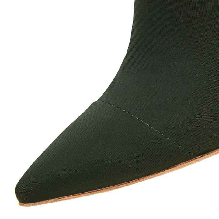 Bota Cano Curto Bico Fino