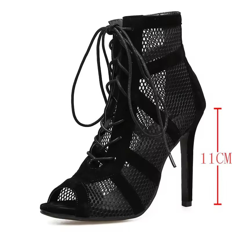 Open Boot Suede Com Detalhe Vazado