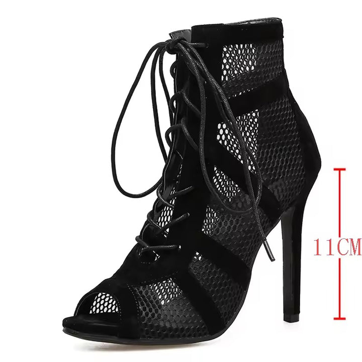 Open Boot Suede Com Detalhe Vazado