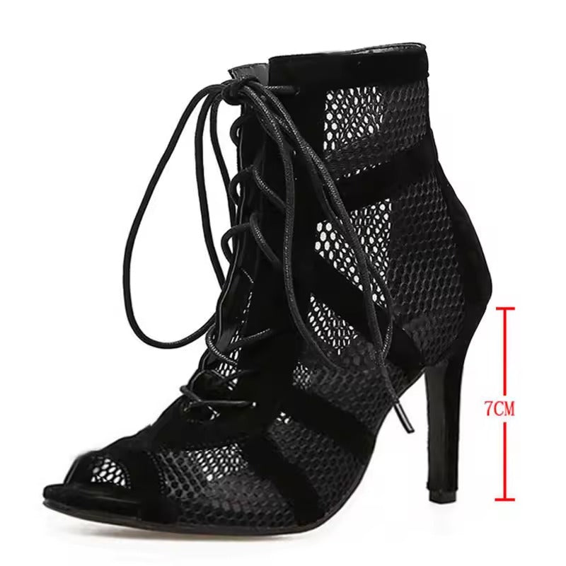 Open Boot Suede Com Detalhe Vazado