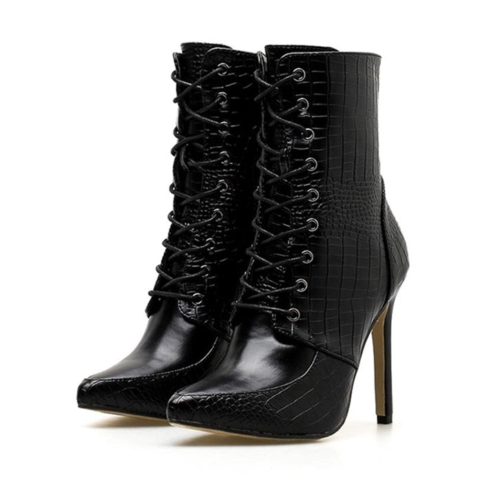 Ankle Boot Bico Fino Com Amarração