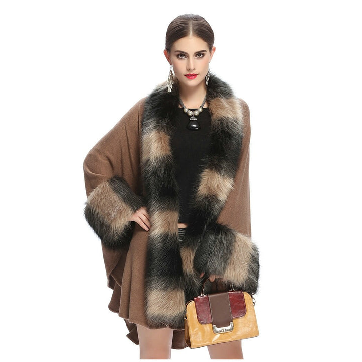 Casaco Poncho Com Pelos