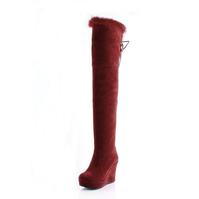 BOTA ANABELA OVER THE KNEE PELOS - PODEROSA SHOP