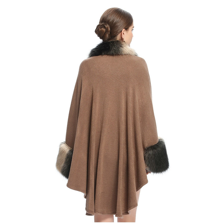 Casaco Poncho Com Pelos