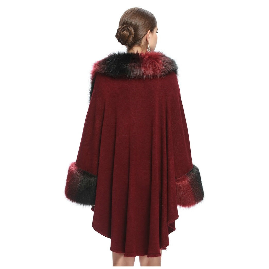 Casaco Poncho Com Pelos