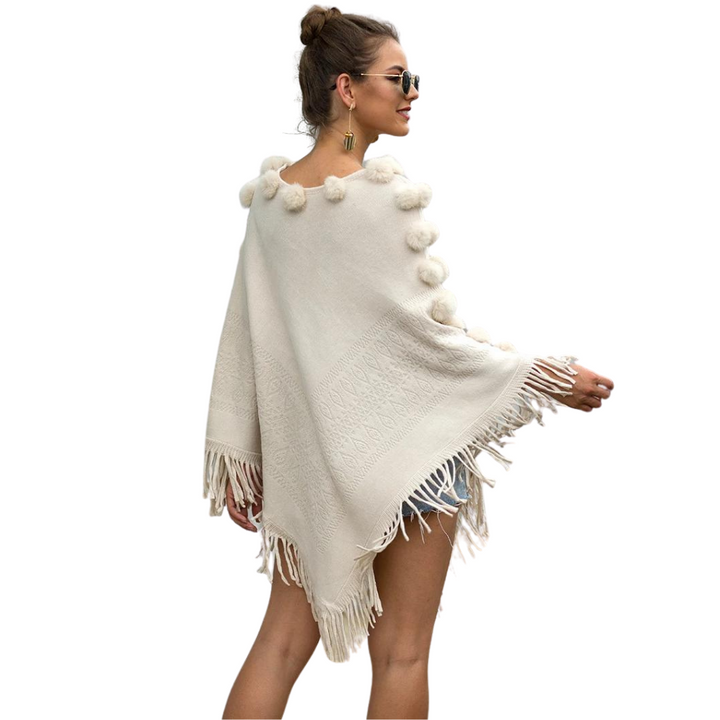 Poncho Tricot Com Franjas Detalhe Pompom