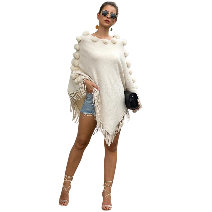 Poncho Tricot Com Franjas Detalhe Pompom