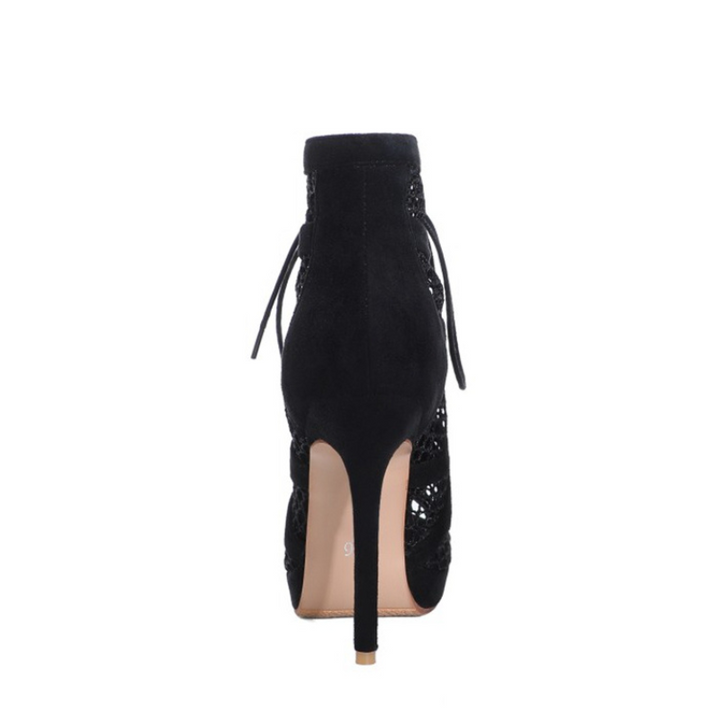 Open Boot Suede Com Detalhe Vazado