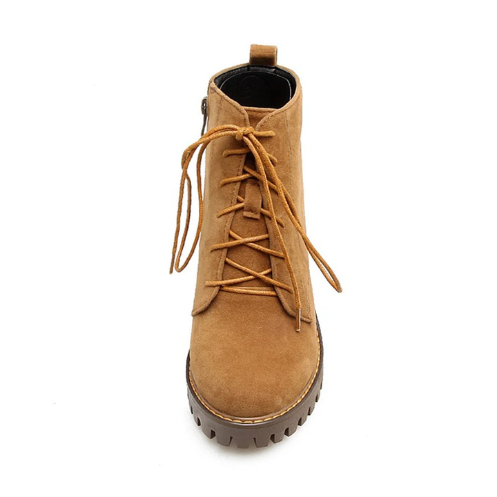 Ankle Boot Tratorada Salto Grosso Suede