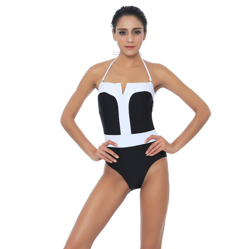MAIÔ PRETO E BRANCO COM BOJO ESTRUTURADO - PODEROSA SHOP