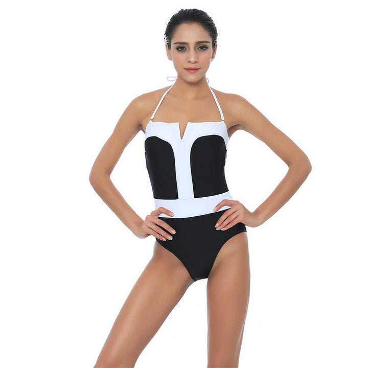 MAIÔ PRETO E BRANCO COM BOJO ESTRUTURADO - PODEROSA SHOP
